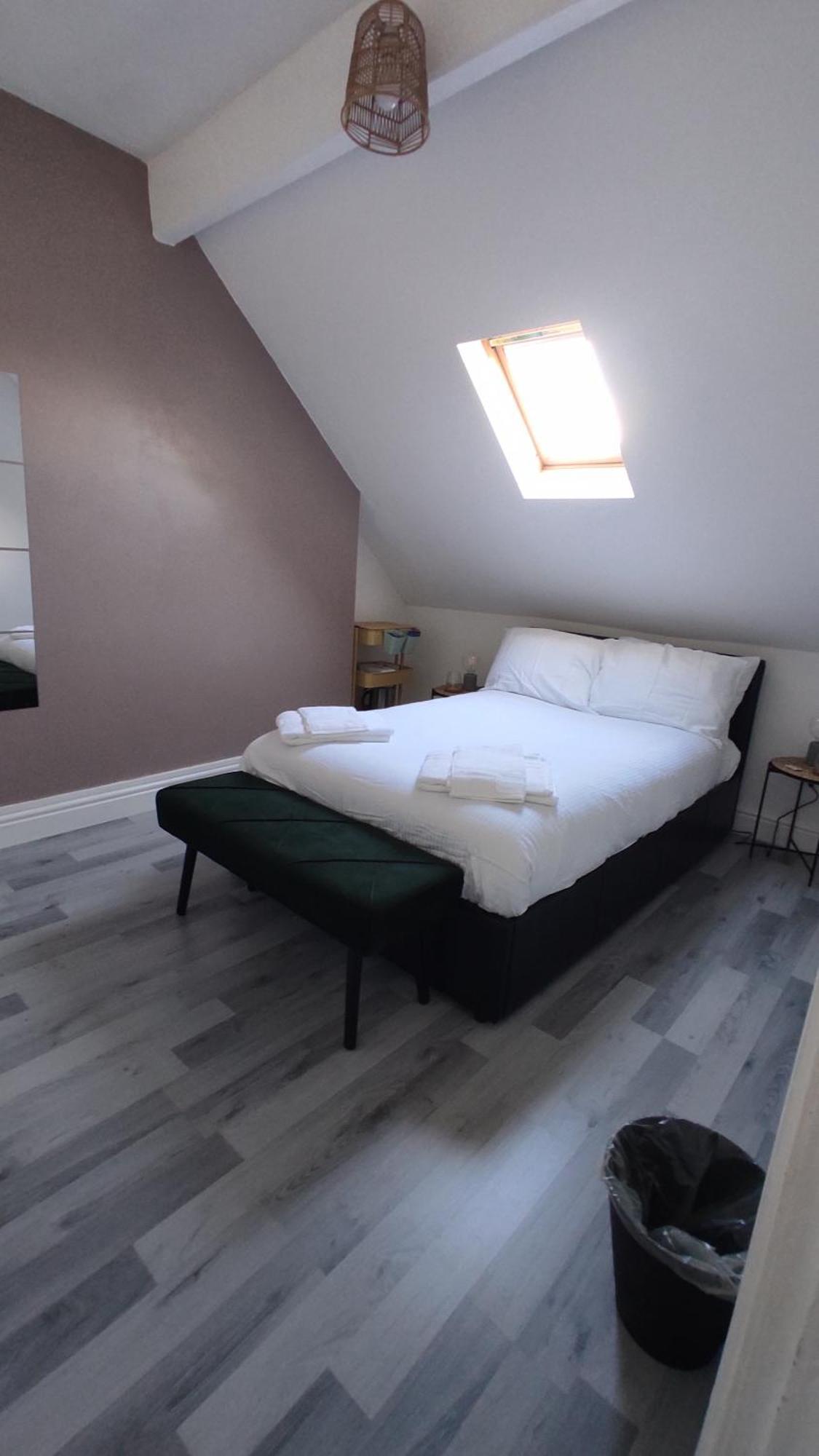 Casa Jimenez - Close To Town With Shared Bathroom Cardiff Exteriör bild